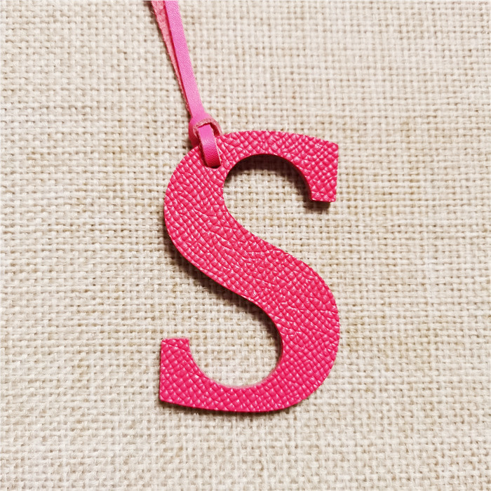 English Letter O P Q R S T Alp – обзор и цена Monogram Keychain Leather