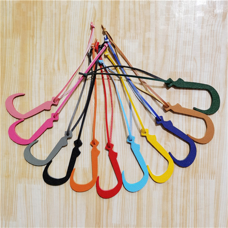 Natural Leather Keychain with  – обзор и цена Monogram Keychain Leather
